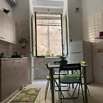아파트 Colorful House