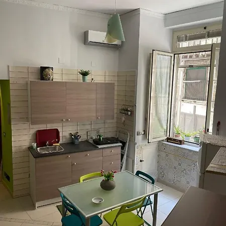 Colorful House Apartment *